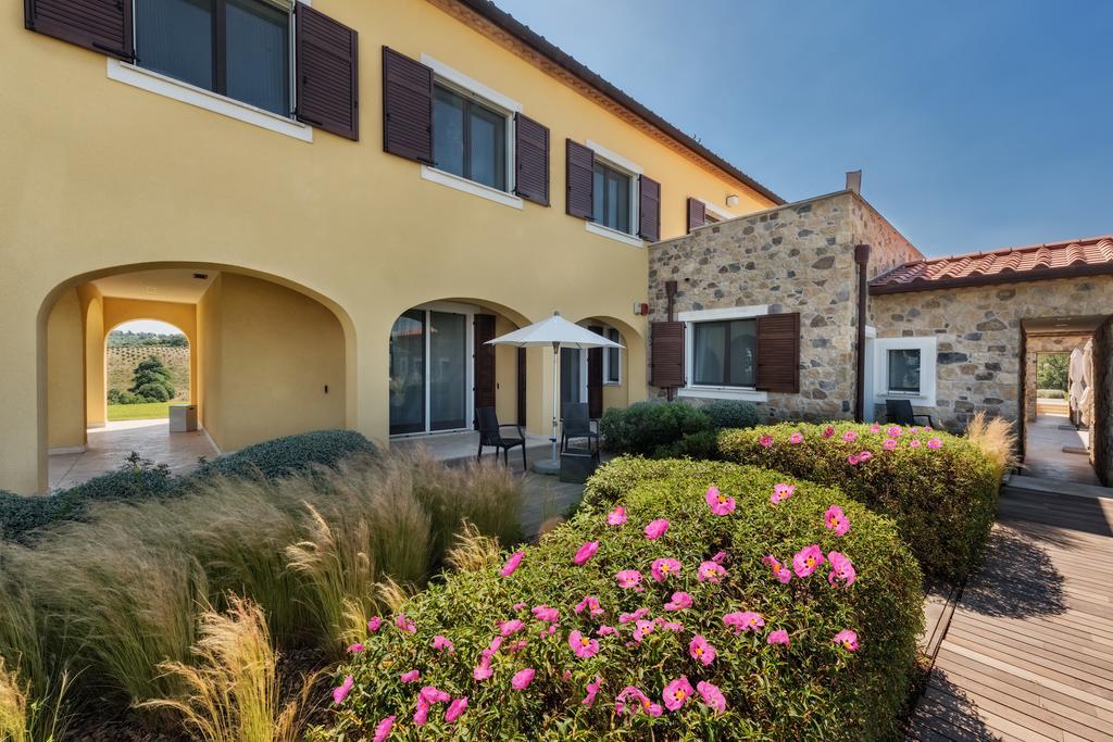 Agriturismo Poggio Mirabile Manciano Exterior photo